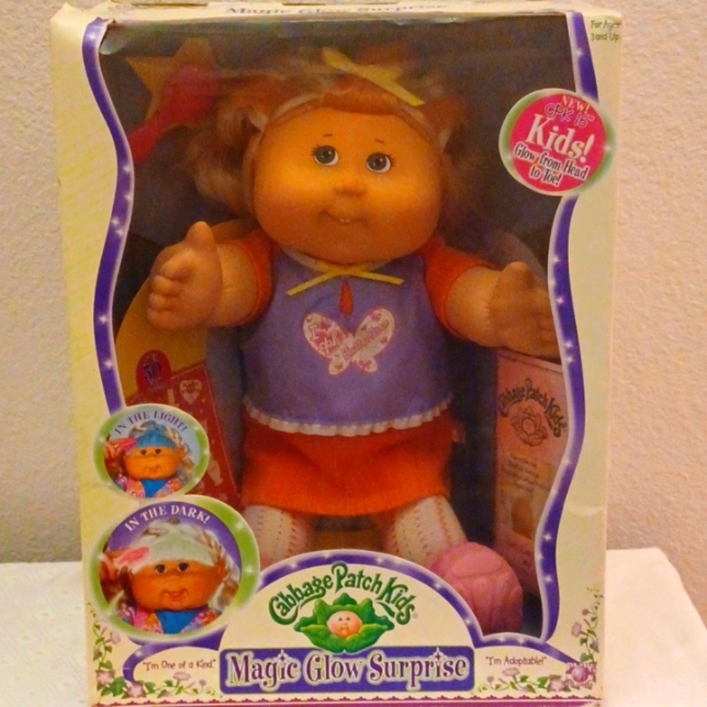 Cabbage  Patch Doll Magic Glow Surprise  doll 1996